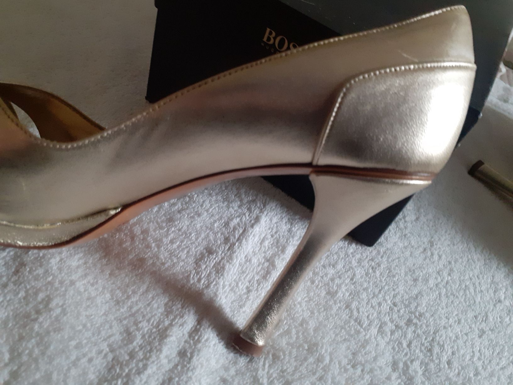 Hugo Boss Scarpe da donna: Scarpe pelle oro H.BOSS – Usato da Morbio Inferiore venduto da vin_fdj2 4