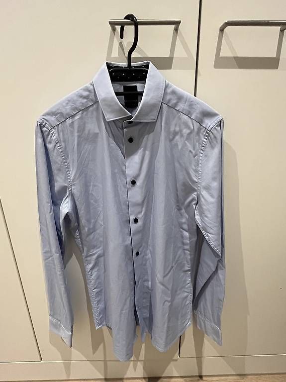 Camicie: Hemd H&M hellblau – Usato da Zürich venduto da BigRock89