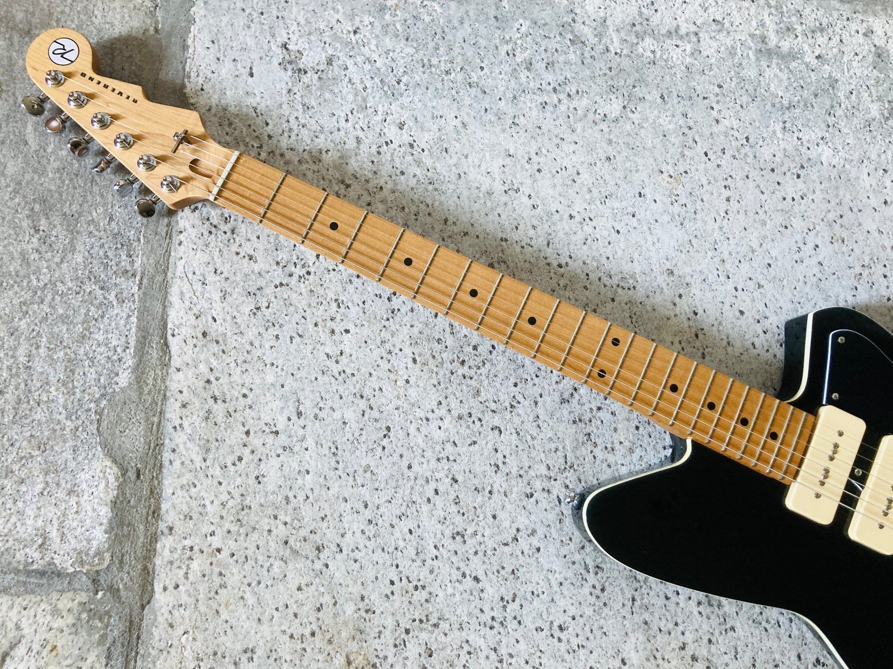 Musikinstrumente: Reverend Jet Stream 390 e-Gitarre in Schwarz – Gebraucht aus Thalwil von phildip 4