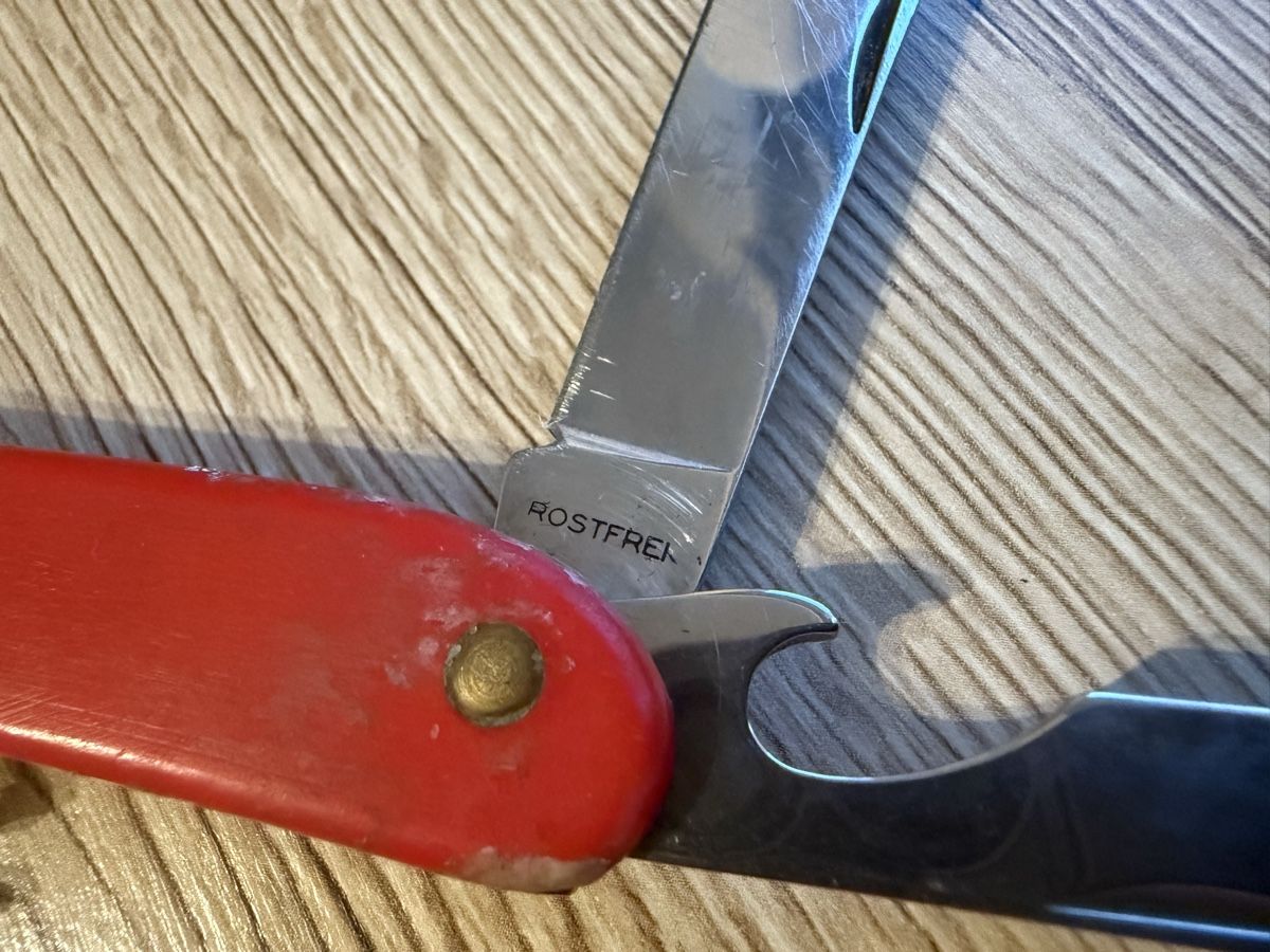 Taschenmesser: Rotes Sackmesser mit Korkenzieher – Gebraucht aus Wettingen von Ni_la_lo 1