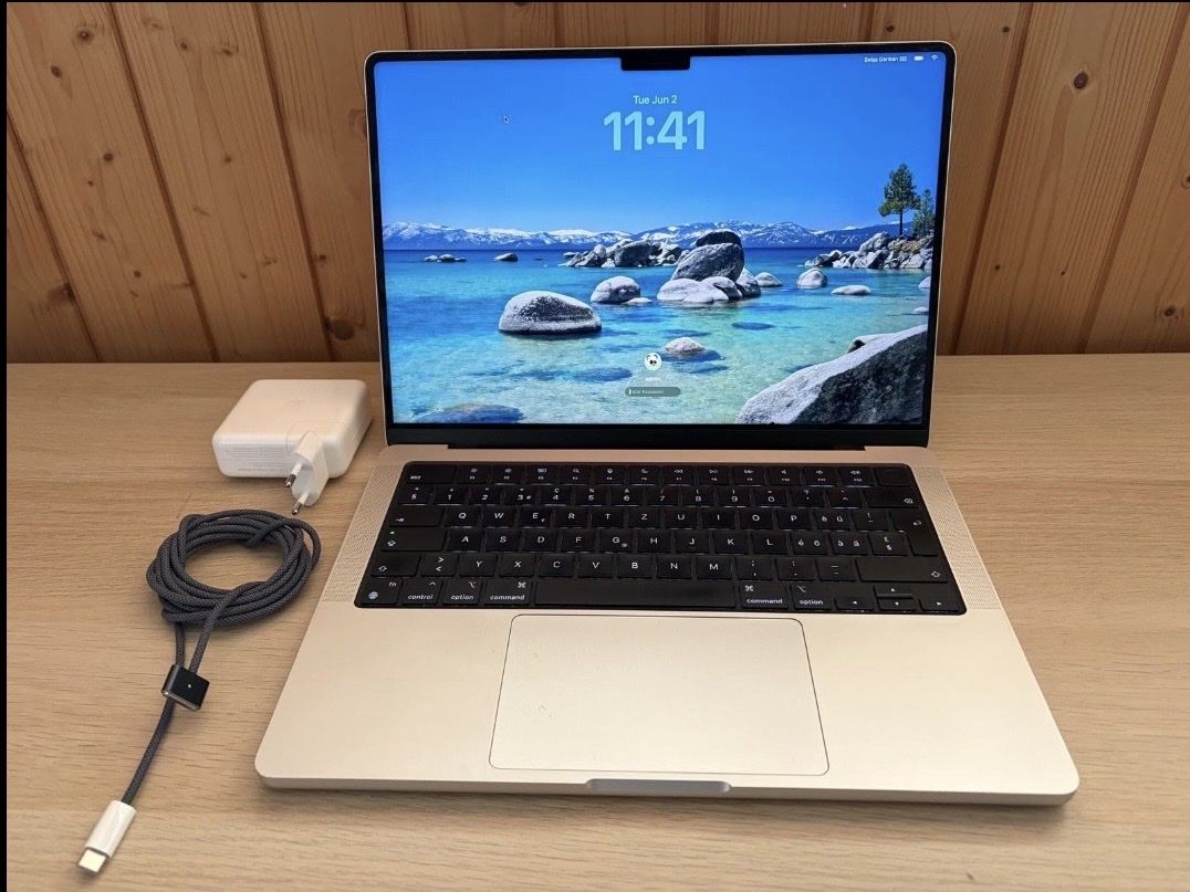 Apple PC: MacBook Pro 14” M3 Pro - Puce M3 Pro – Usato da Clarens venduto da Seikomod