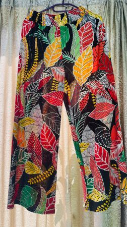 Pantaloni di viscosa bagniata-M/L tropicale design