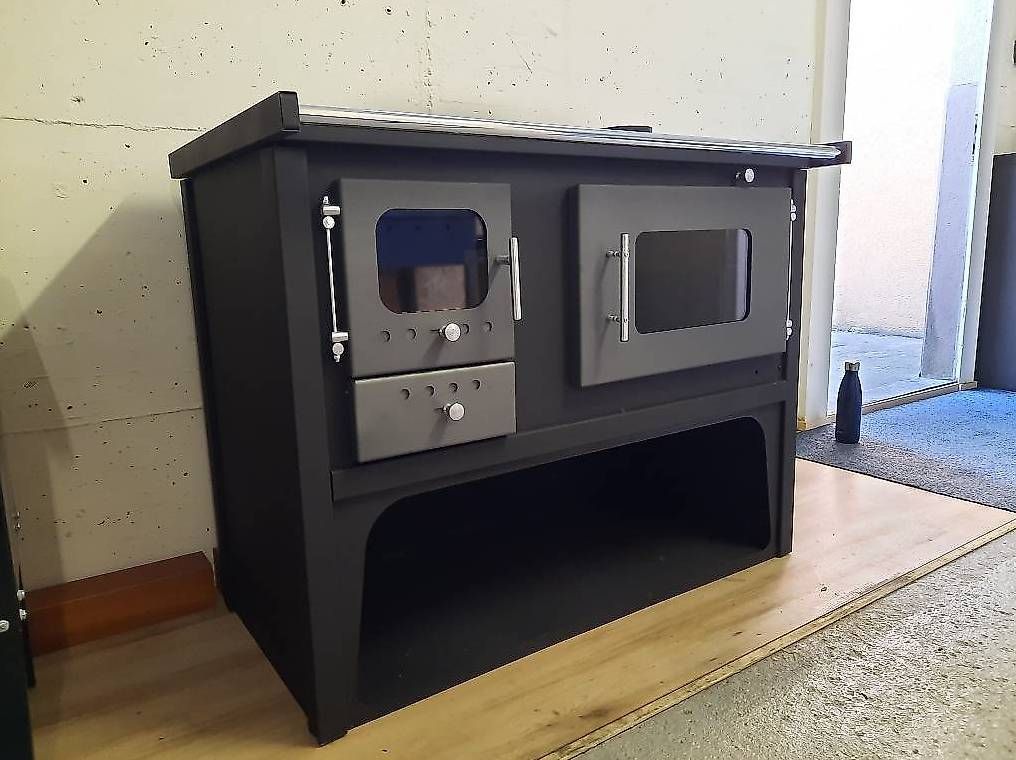 Cucine: Poêle à bois / cuisinière Modèle : Proline. – Usato da Sion venduto da Swissquali. 4