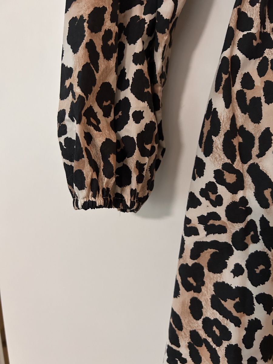 Kleider: Kleid mit Leopardenmuster, Grösse 38 – Neu (gemäss Beschreibung) aus Bülach von lguedeskr 1