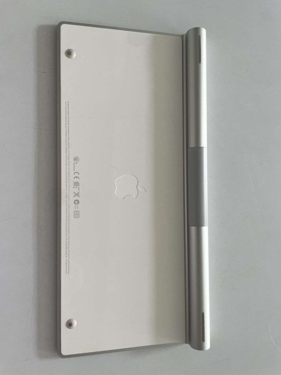 Apple Tastaturen: Apple Tastatur Batterie – Defekt aus Basel von car_bgg7 1