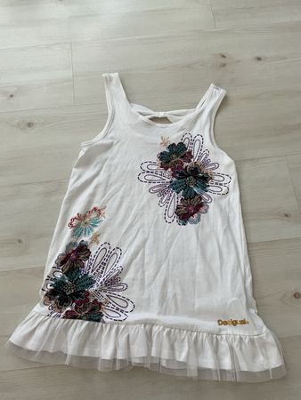 Wunderschönes Kleid von Desigual, 158