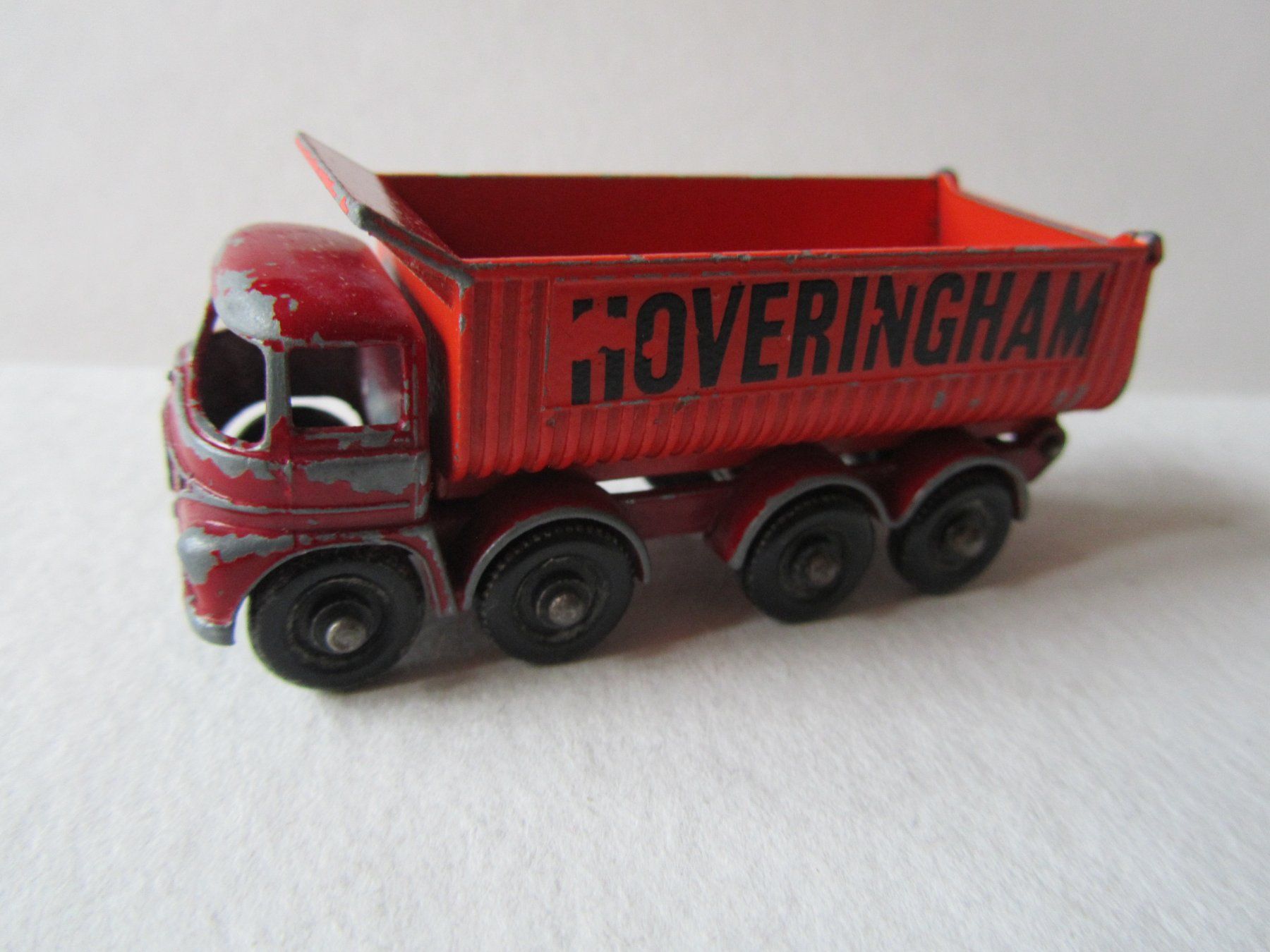 Matchbox Modellini d'auto: Hoveringham Tipper, Matchbox Lesney, Nr. 17D – Usato da Weiningen ZH venduto da dietsch57
