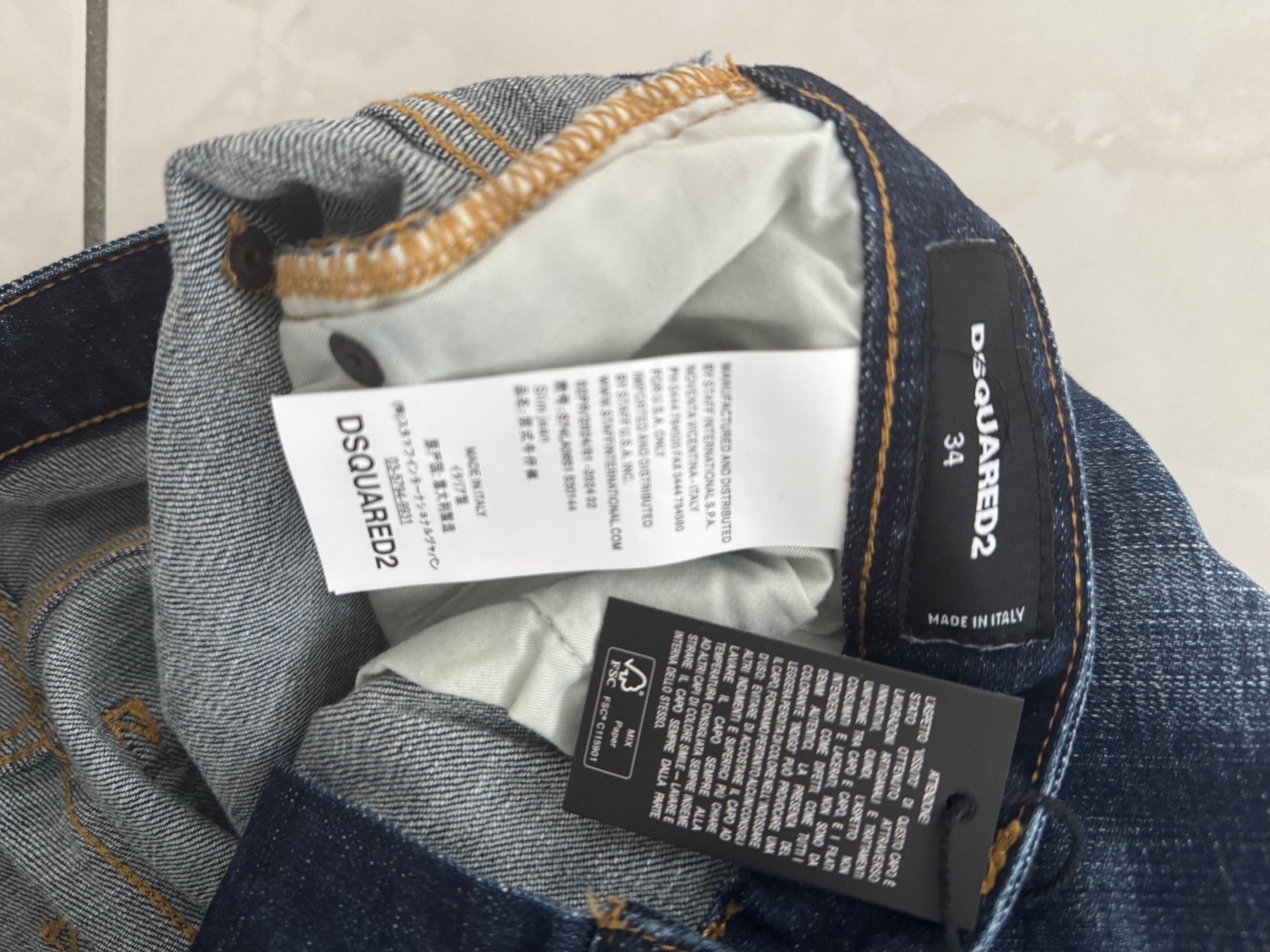 Jeans: DSQUARED2 Jeans D2 – Usato da Muri AG venduto da fab71 4