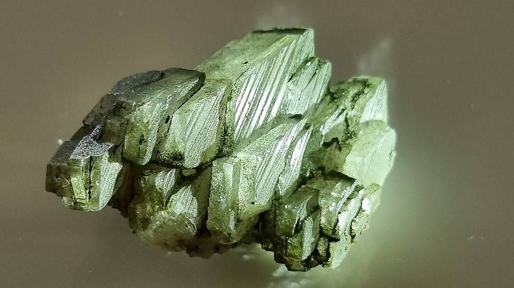 Minerali & Pietre curative: Calcit Gwindel mit Chlorit – Usato da Ehrendingen venduto da NSX-RR