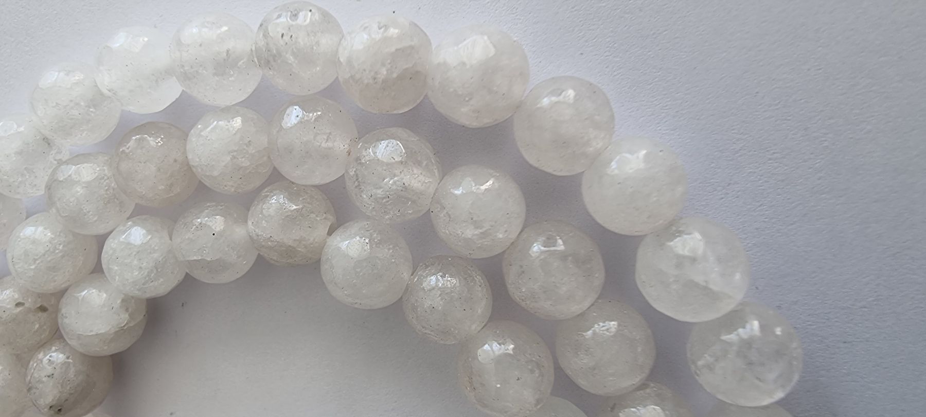 Mineralien & Heilsteine: Milchquarz facettiert 6mm. Strang – Neu und originalverpackt aus Menziken von Mirager 1