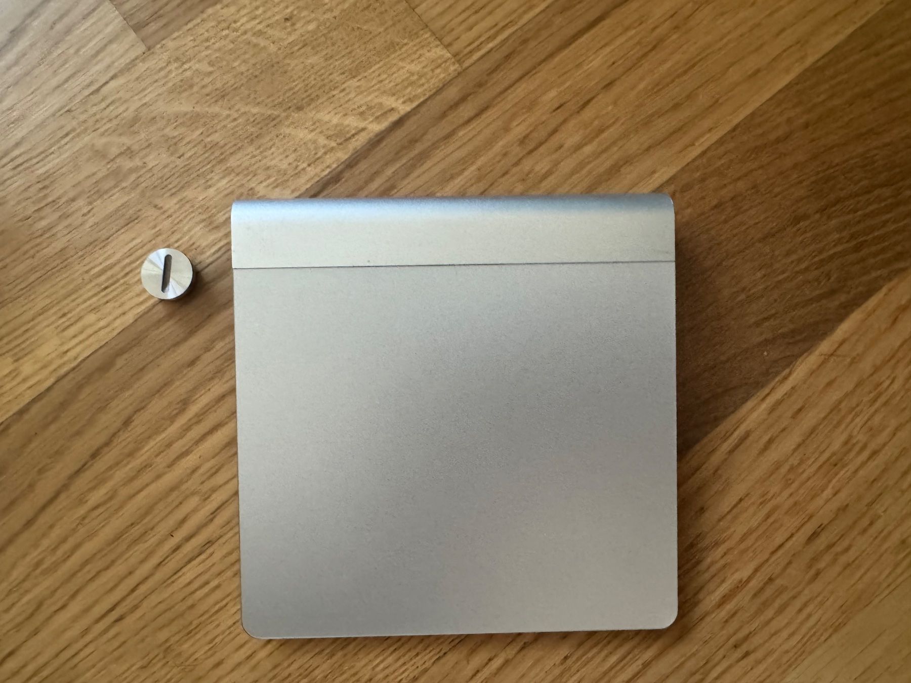 Apple Maus: Original Apple Magic Trackpad 1. Gen (Model A1339) – Gebraucht aus Zürich von hvendelbo 2