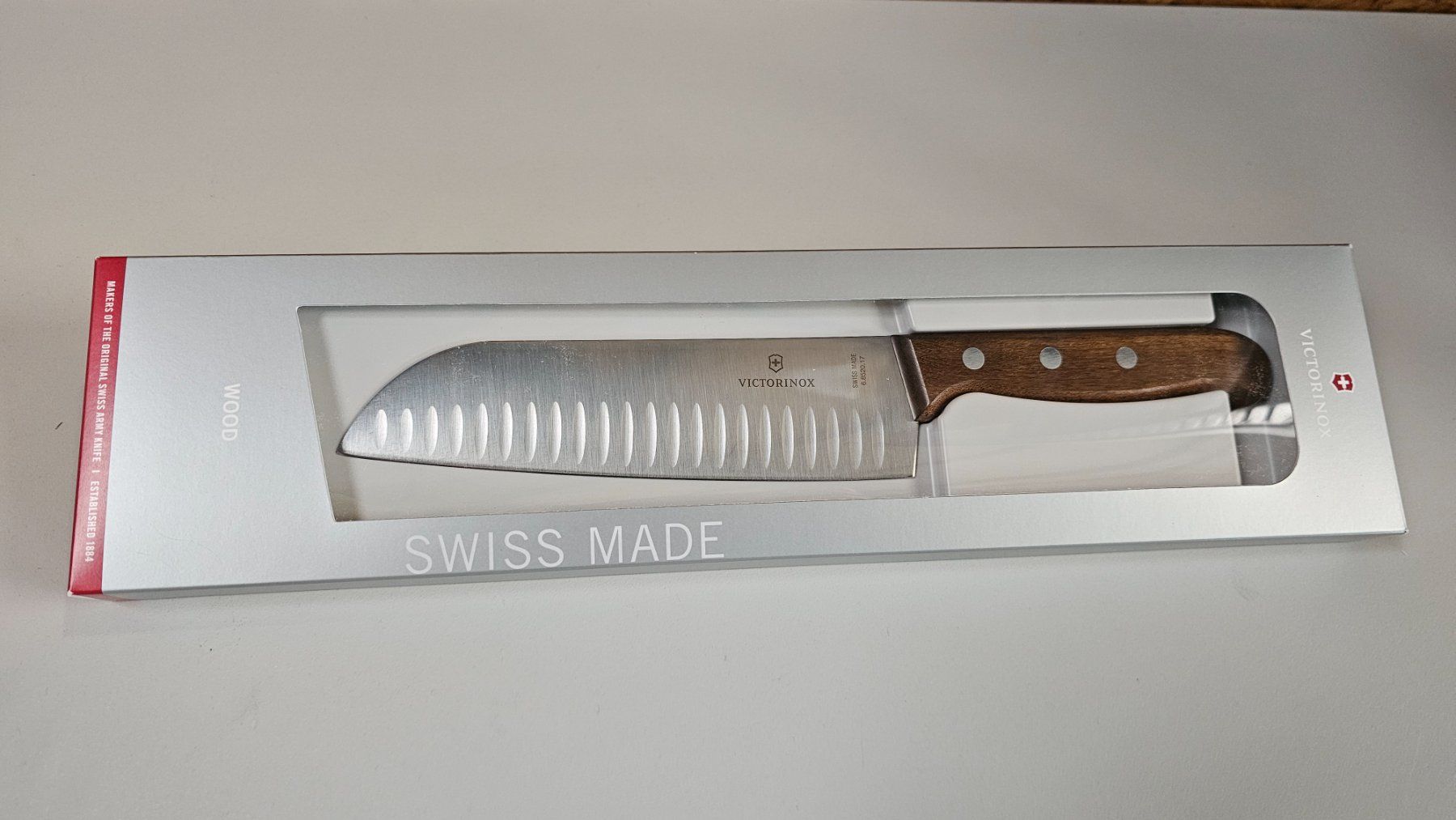 Victorinox Küchenmesser: Victorinox Santokumesser Wood – Neu und originalverpackt aus Jegenstorf von Bracher_Mail-House 1