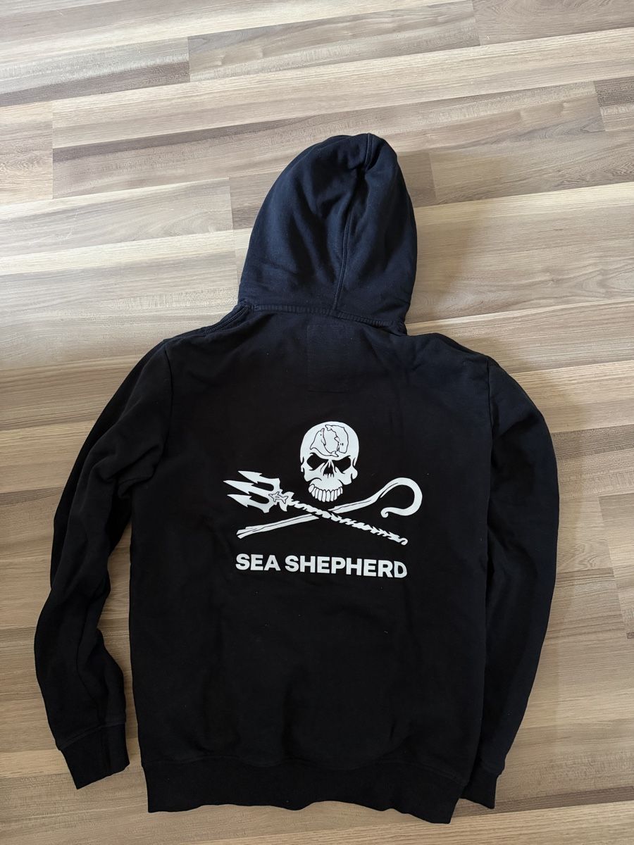 Sea Shepherd Switzerland Maglioni & Felpe: Pullover Sea Shepherd Schwarz Grösse M guter Zustand – Usato da Solothurn venduto da ced_xk7l 1