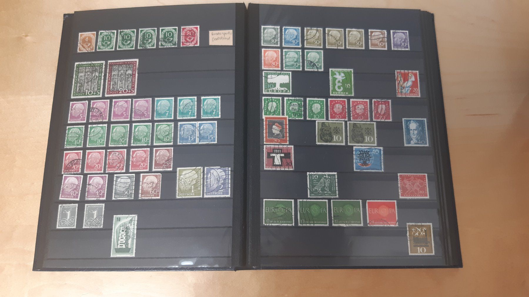 Album: Grosse Briefmarkensammlung weltweit (ausser CH) – Usato da Riniken venduto da tomasius72 1