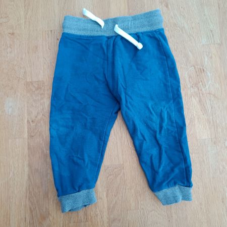 Trainerhose Grösse 80