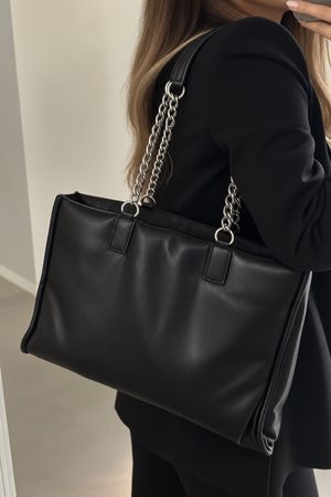 Schwarze Handtasche mit Kette, neuwertig!