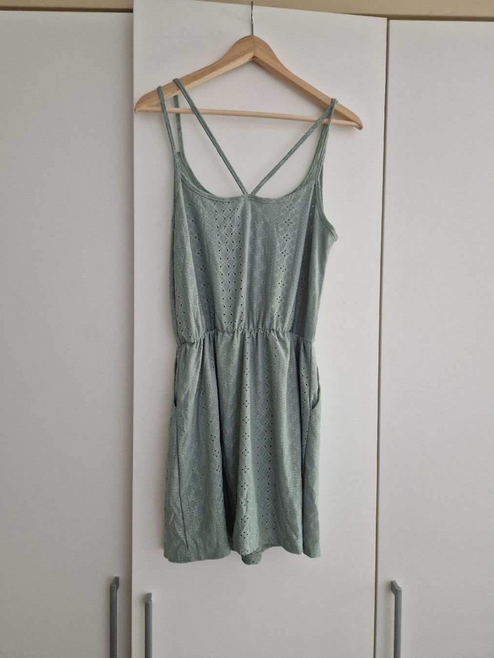 Robes: Sommerkleid mintgrün Lochmuster Grösse S  – D'occasion à Rain par -LUMA- 1