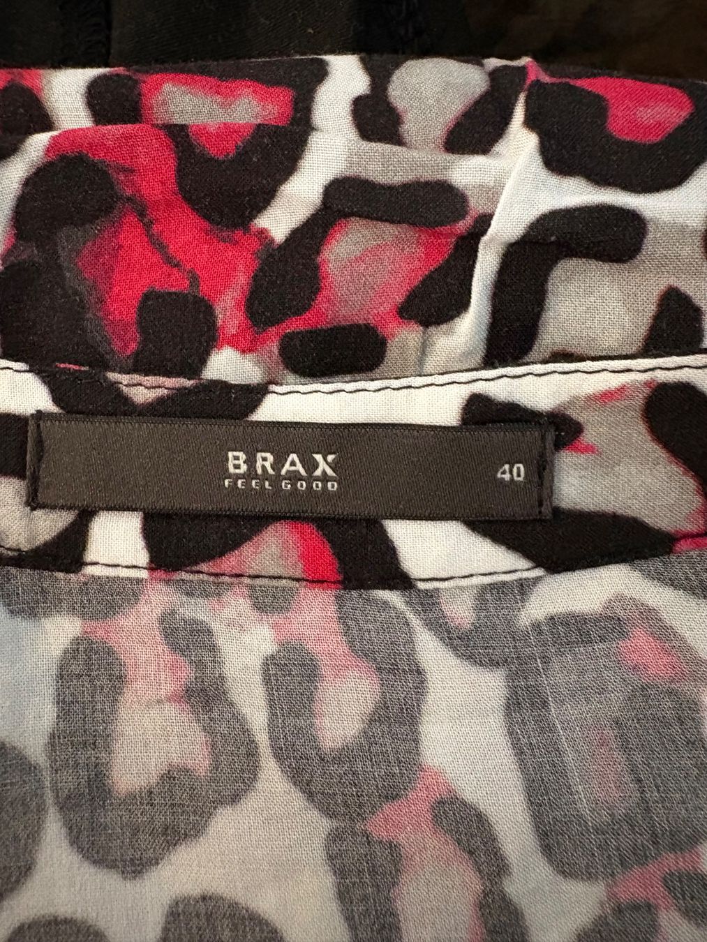 Brax Camicette: Brax Bluse mit Leo-Print pink grau Viskose 40 – Nuovo (secondo la descrizione) da Regensdorf venduto da secondchancefashion 4
