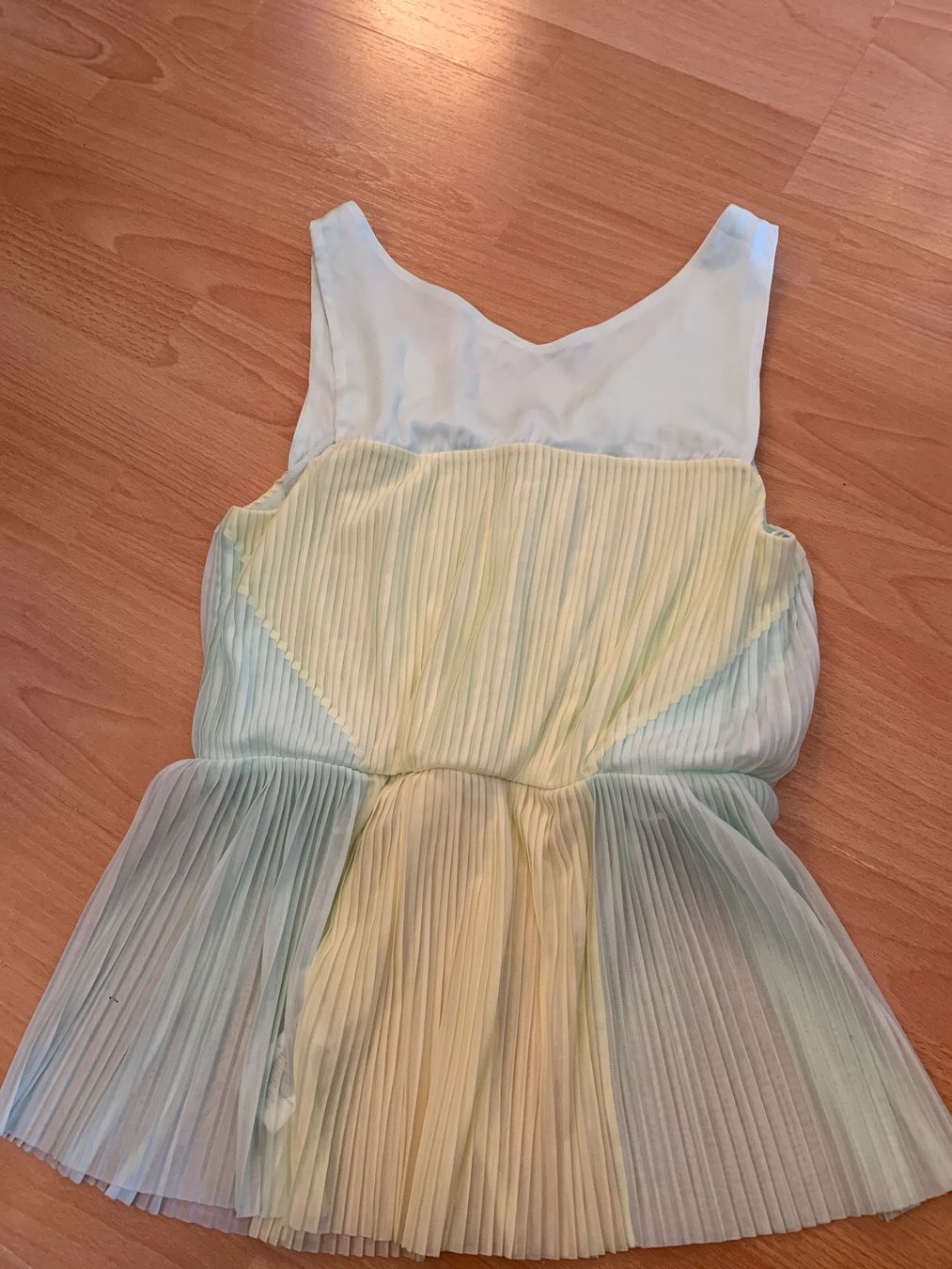H&M Tops: Joli haut H&M taille 38 – Gebraucht aus MEYRIN von Gwendo10 1