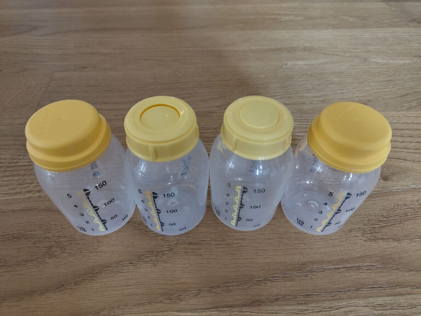 Medela Pasti del neonato: 4x Medela Schoppenflasche, gebraucht – Usato da Uetikon am See venduto da Jiudit
