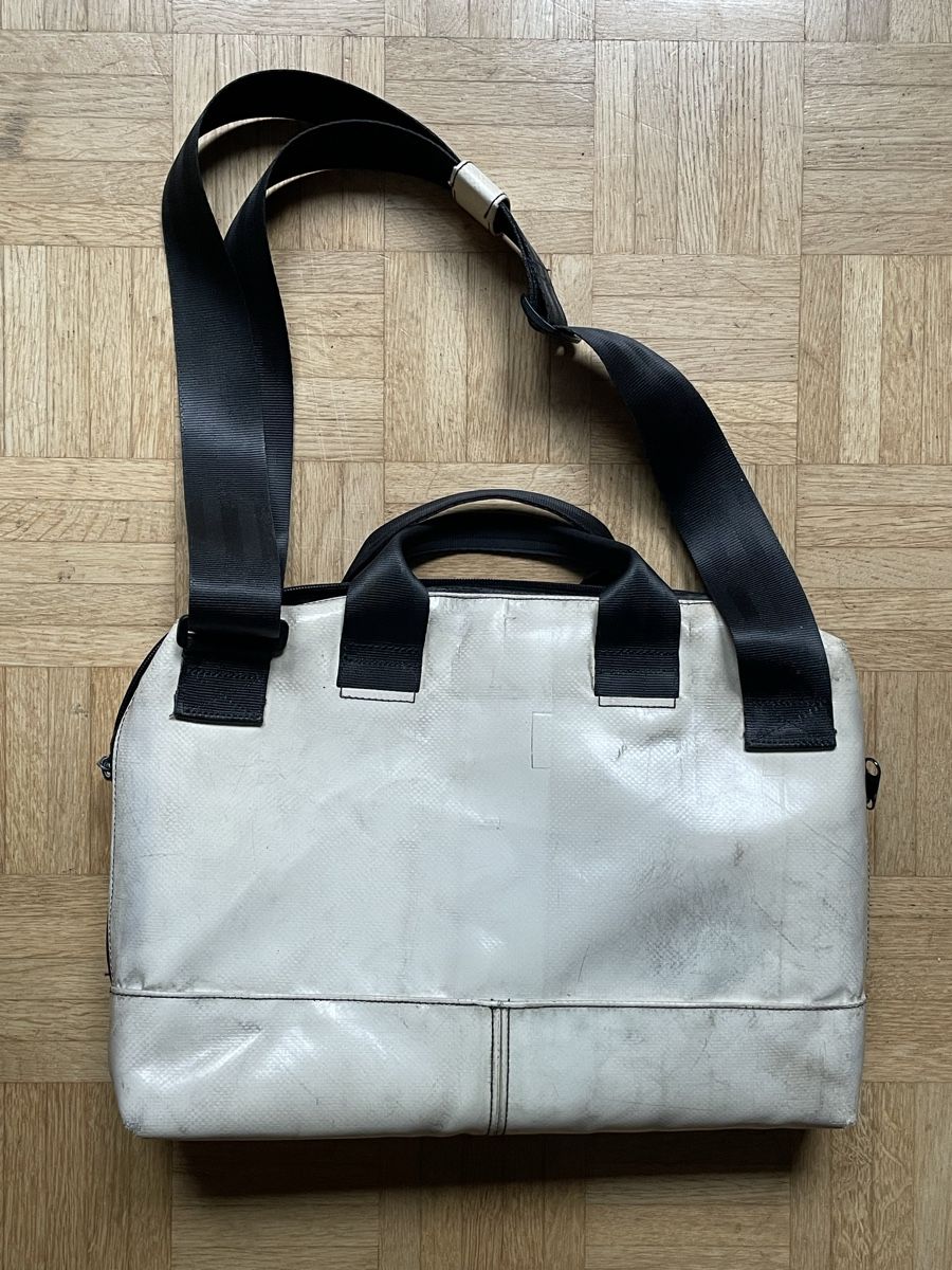 Freitag Taschen: Freitag Messenger Bag, White/Green, Used Condition – Gebraucht aus Zürich von mes_tn9g 1