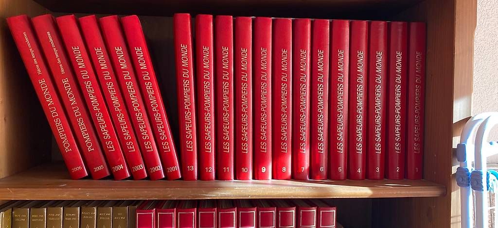 Libri: Encyclopédie les Sapeurs pompiers du monde – Nuovo (secondo la descrizione) da bôle venduto da Pilou83
