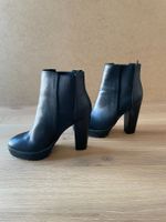 Hohe Pumps mit profilierter Sohle - ungetragen
