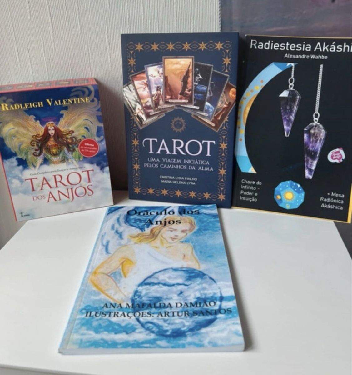 Libri: Tarot dos Anjos + 3 livros esotéricos – Nuovo (secondo la descrizione) da Biel/Bienne venduto da son_svk2 1