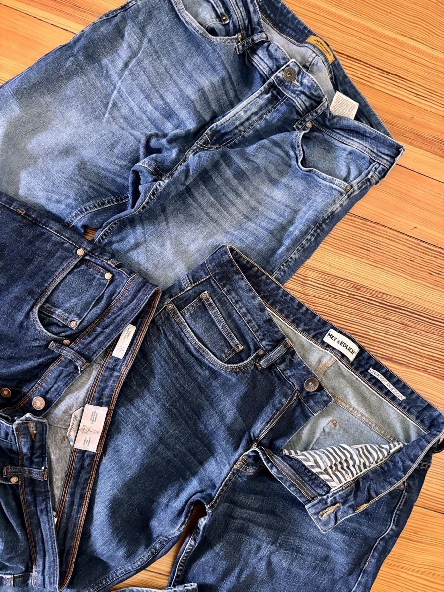 Lotti di vestiti: Markenjeans Trio Gr.34 – Usato da Lyss venduto da violin 1