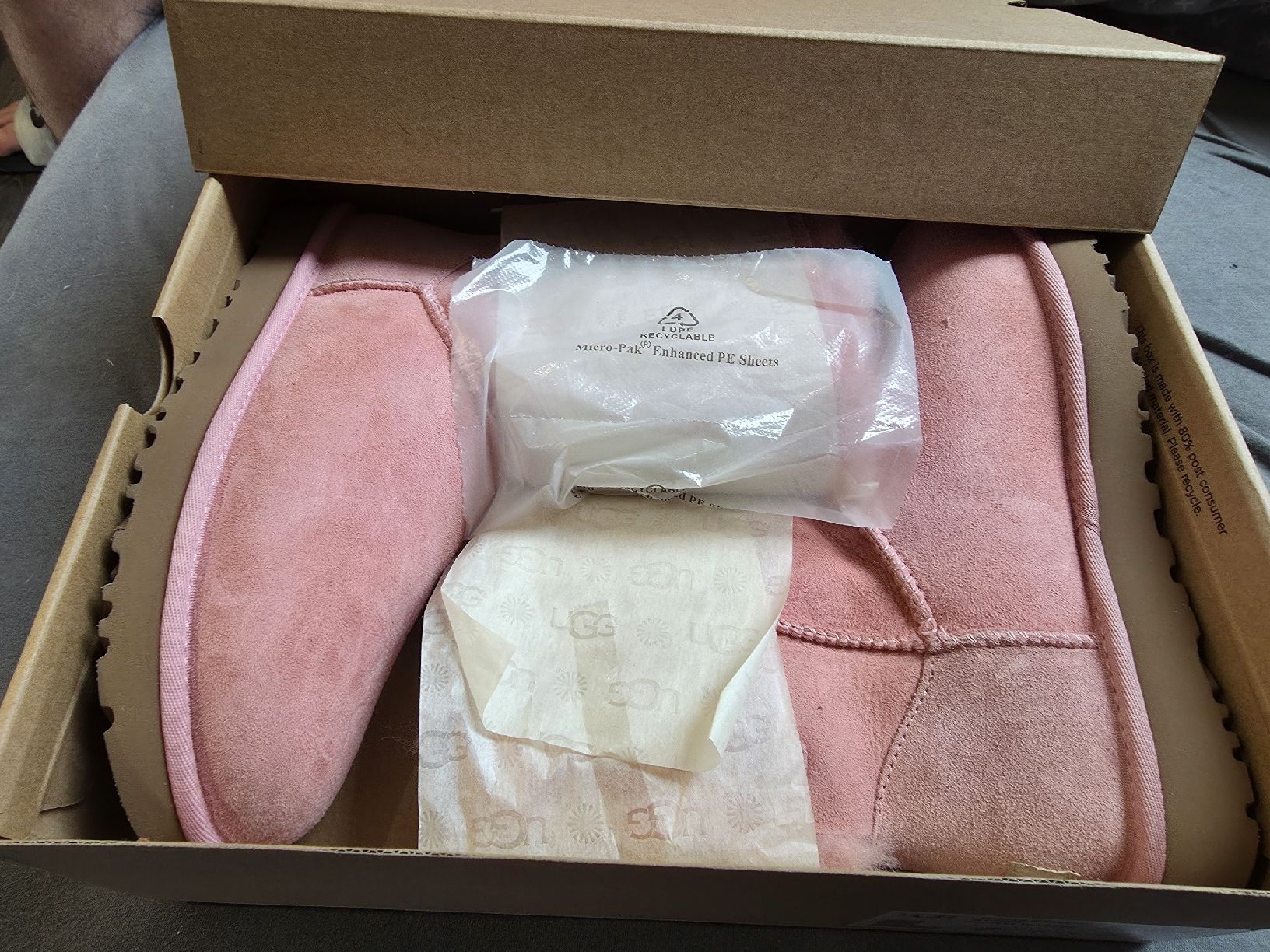 Ugg Scarpe da donna: UGG Bailey bow pink 38 – Nuovo e nell'imballaggio originale da Corcelles-Payerne venduto da Shielddd 1