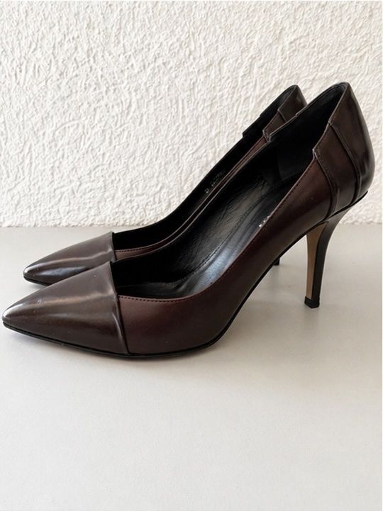 Hugo Boss Scarpe da donna: Hugo Boss Brown Leather Heels, Size 37, Pointed Toe – Usato da Cudrefin venduto da Net5dok