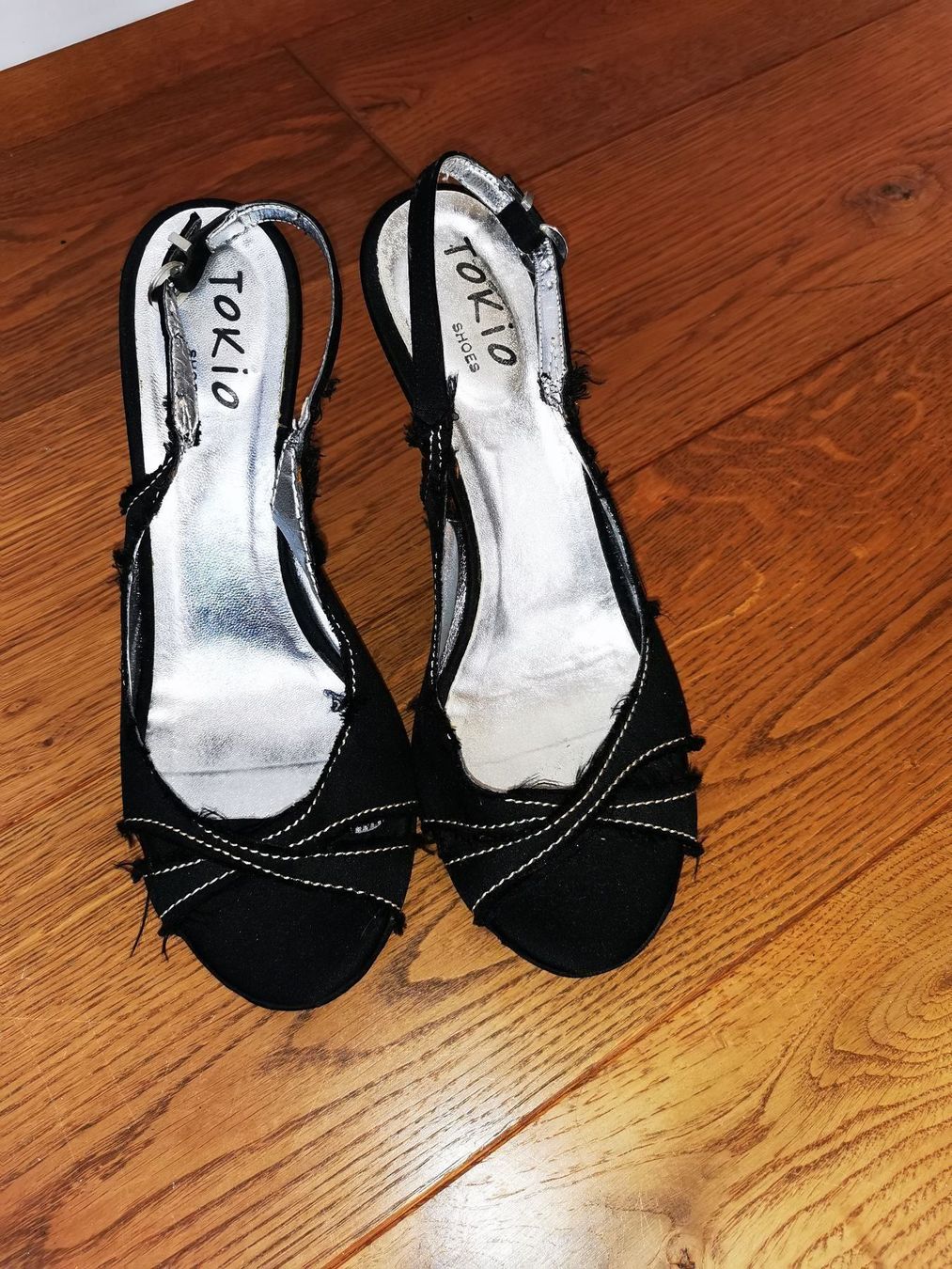 Scarpe da donna: Sandalen Gr 38 Plateau mit silber Absatz – Usato da Altendorf venduto da Eistoelter 6