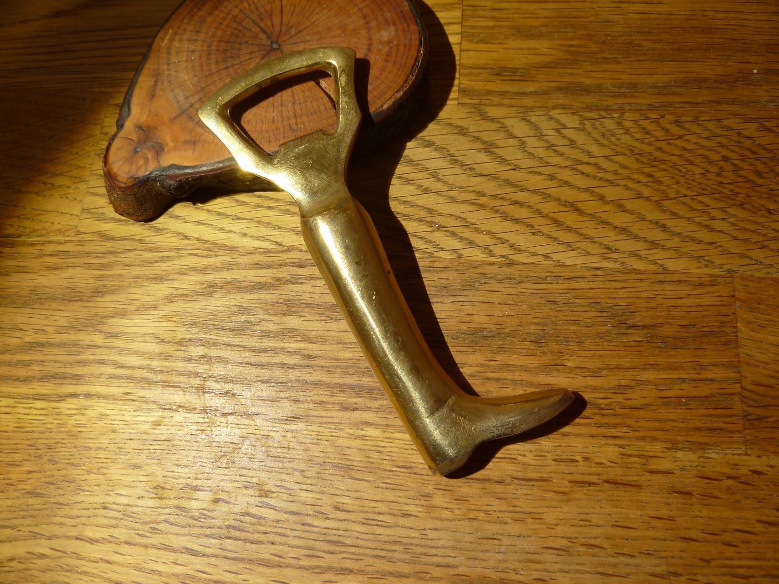 Apribottiglie & Tappi per chiusura: Vintage Flaschenöffner Stiefel Form Messing – Usato da Hochfelden venduto da swissice