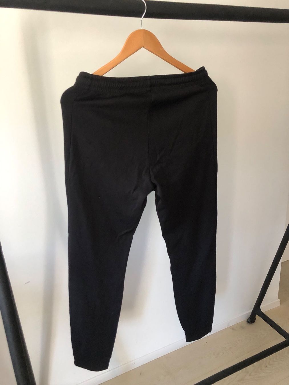 Hosen: Filippa K Soft Sport Hose, Gr. S. – Gebraucht aus Unterägeri von Lerchemeerenge 2