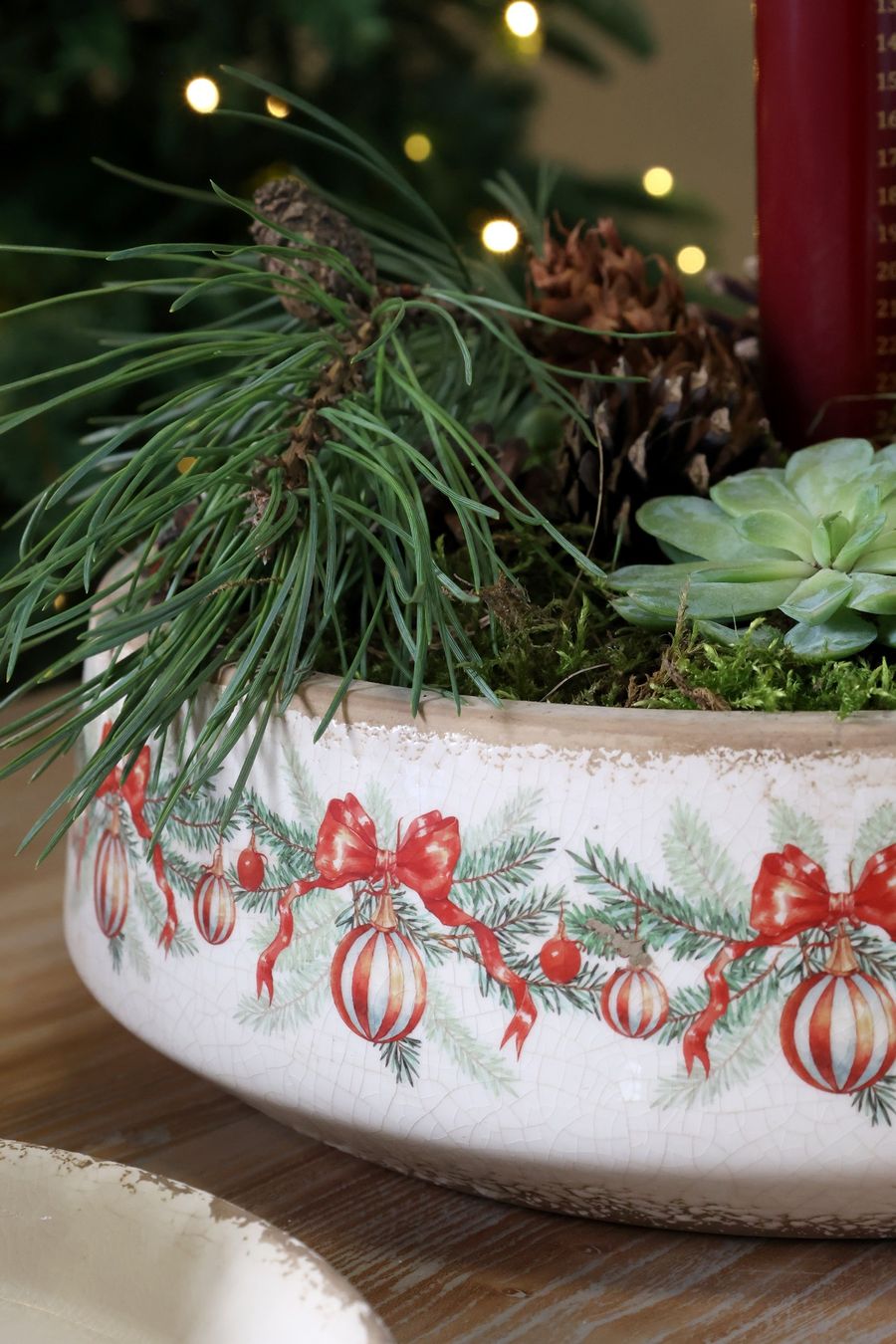 Servierplatten: Chic Antique Tablett mit Weihnachtskugel und Schleife – Neu und originalverpackt aus Innertkirchen von Glatthard-Interior 2