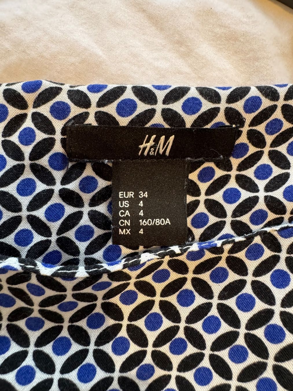 H&M Blusen, T-Shirts & Tops: T-shirt à motifs - H&M – Gebraucht aus Denens von sar_5wlm 2