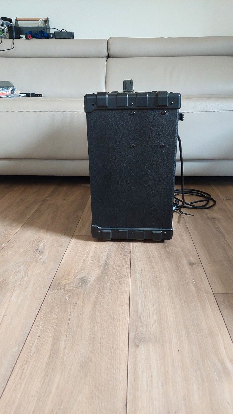 Roland Amplificatori: Roland Cube 80W – Usato da Richterswil venduto da Bamarai 3