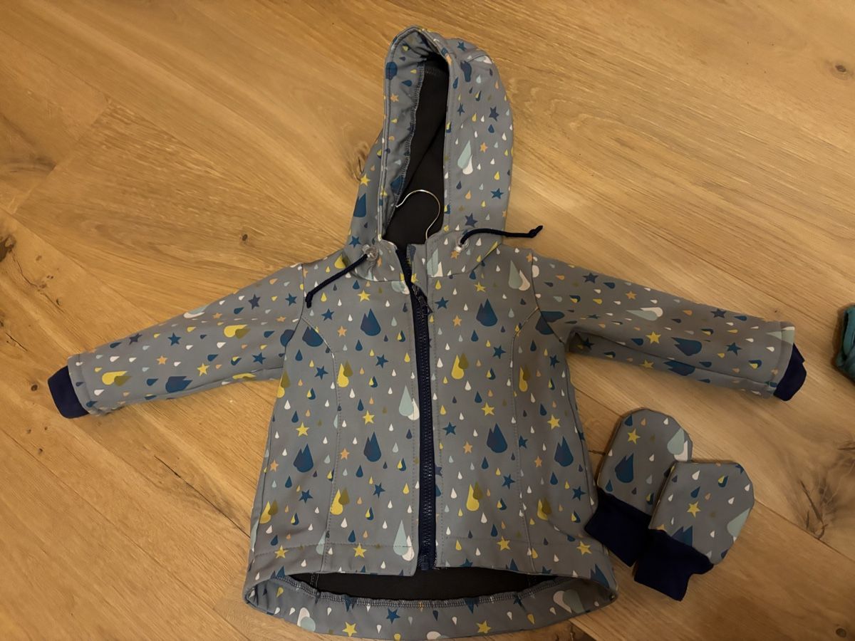 Giacche & Cappotti: Softshell Jacke / Regenjacke 74/80 – Usato da Frutigen venduto da fly222