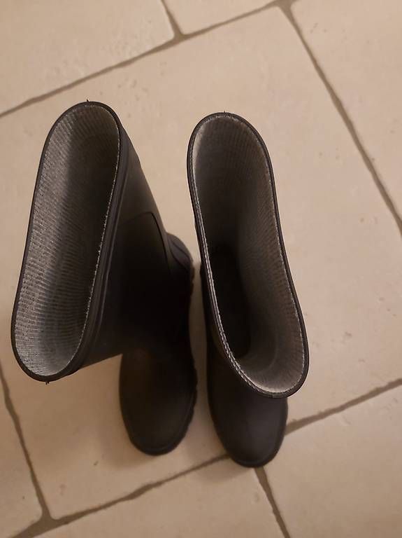 Scarpe da uomo: Gummistiefel Neu. Grösse 34 – Nuovo (secondo la descrizione) da Stalden (Sarnen) venduto da chr_s5xx 2