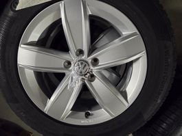 4 Winterräder für Tiguan 215 65 17 Continental