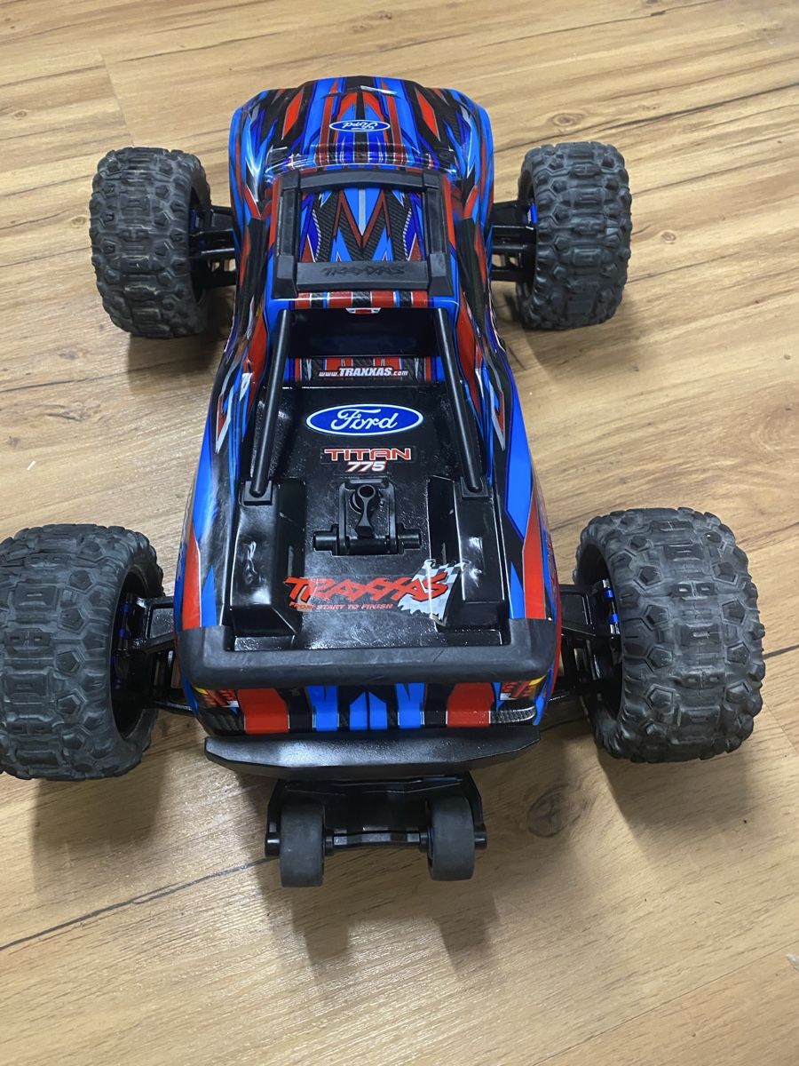 Traxxas Modellismo RC: RC Auto Traxxas Maxx Ultimate Ford Modell gebraucht – Usato da Hinteregg venduto da RomanoB 3