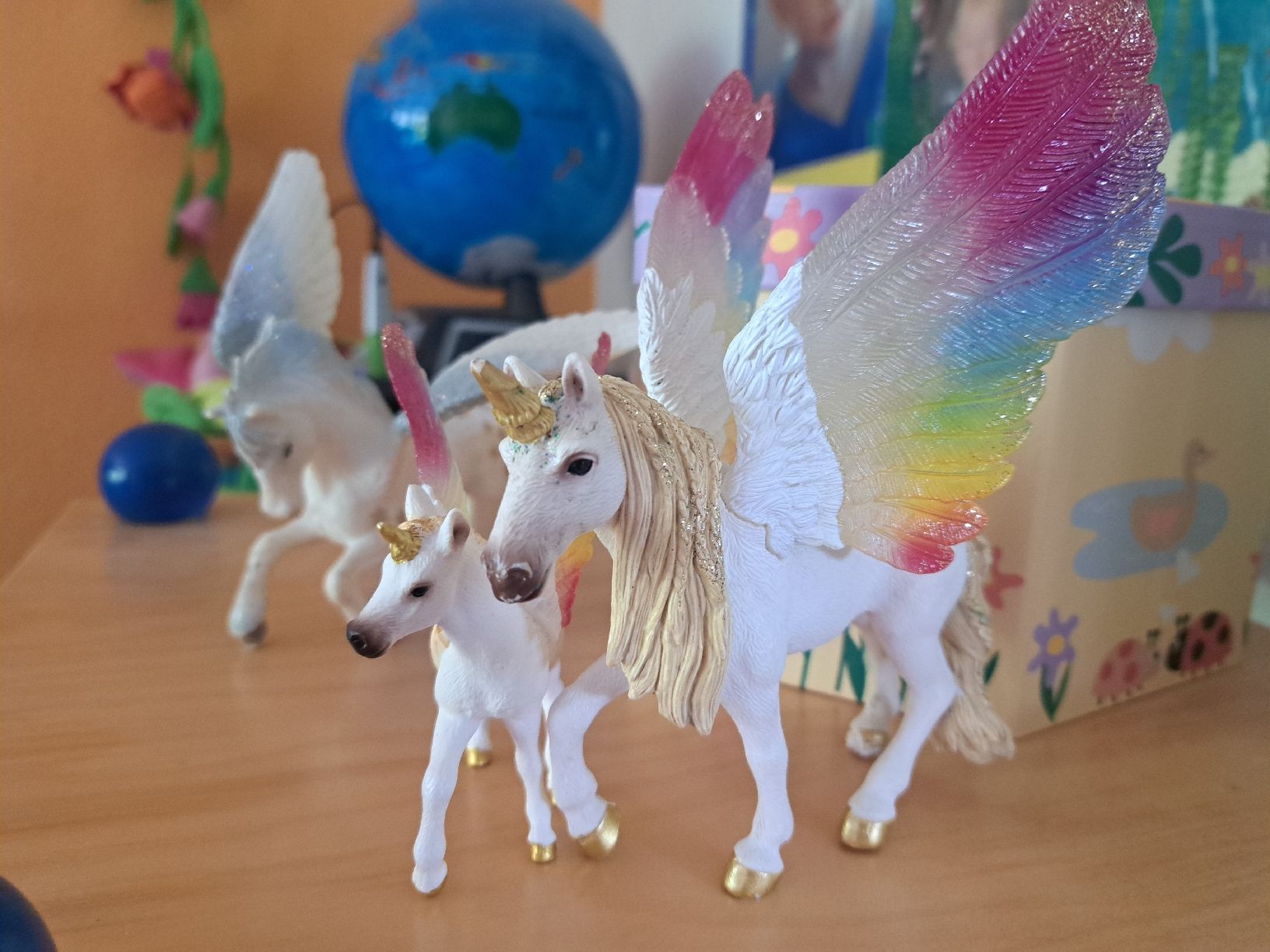 Schleich Giocattoli: 4 Schleich Regenbogenpferde mit Feebuch – Usato da bazenheid venduto da salerno007 7