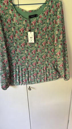 Bluse mit Blumenmuster, Grösse M, Made in Italy Frühling L63