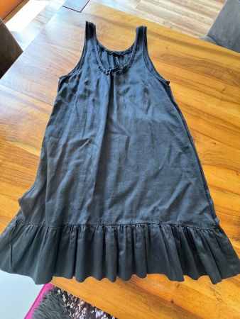 NILE süsses Kleid schwarz mit Rüsche Grösse S NWT