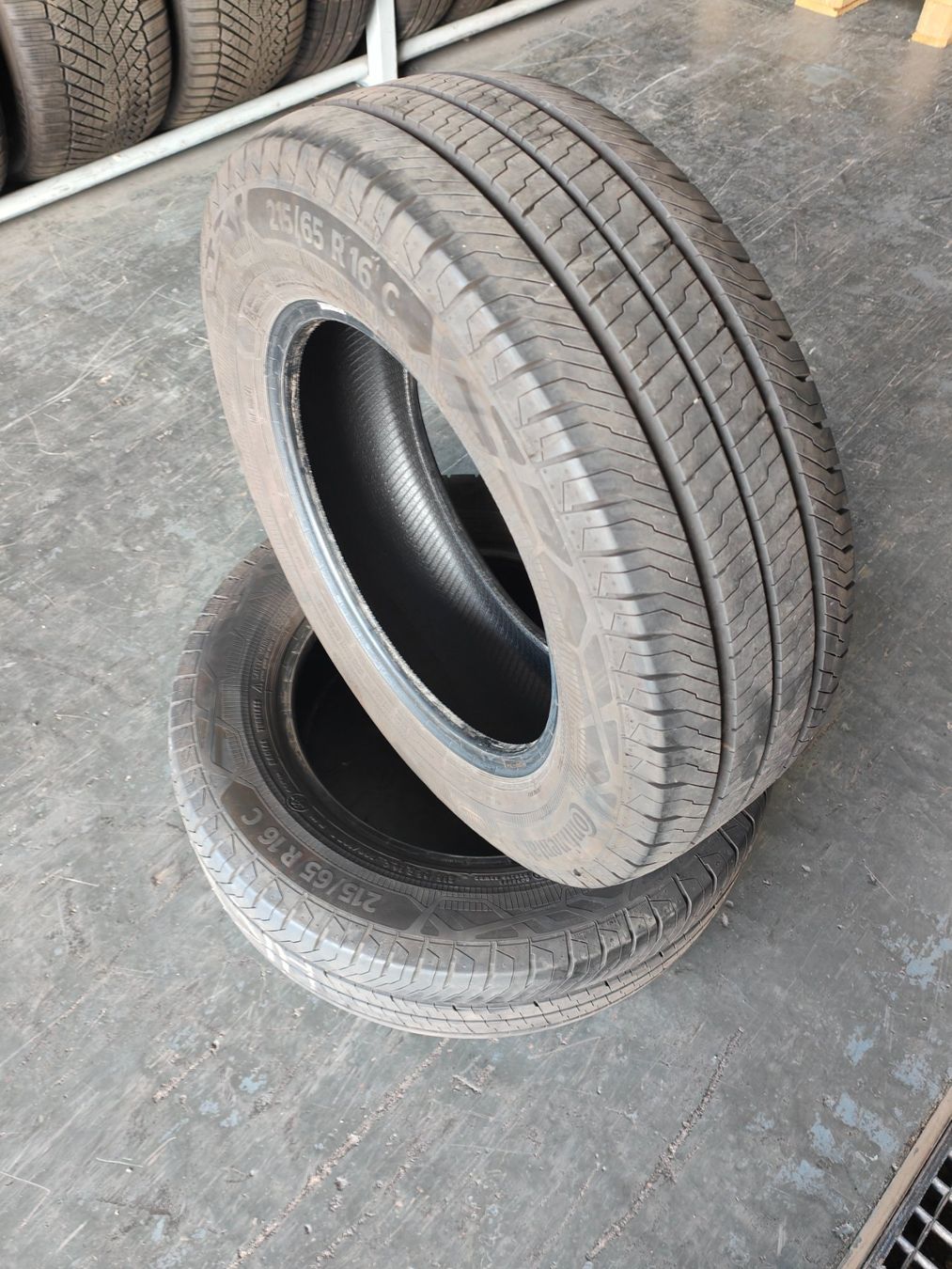 Continental Pneumatici & Ruote complete: Sommerreifen 215/65 R16 C – Usato da Oberengstringen venduto da Reifen-Lagerverkauf