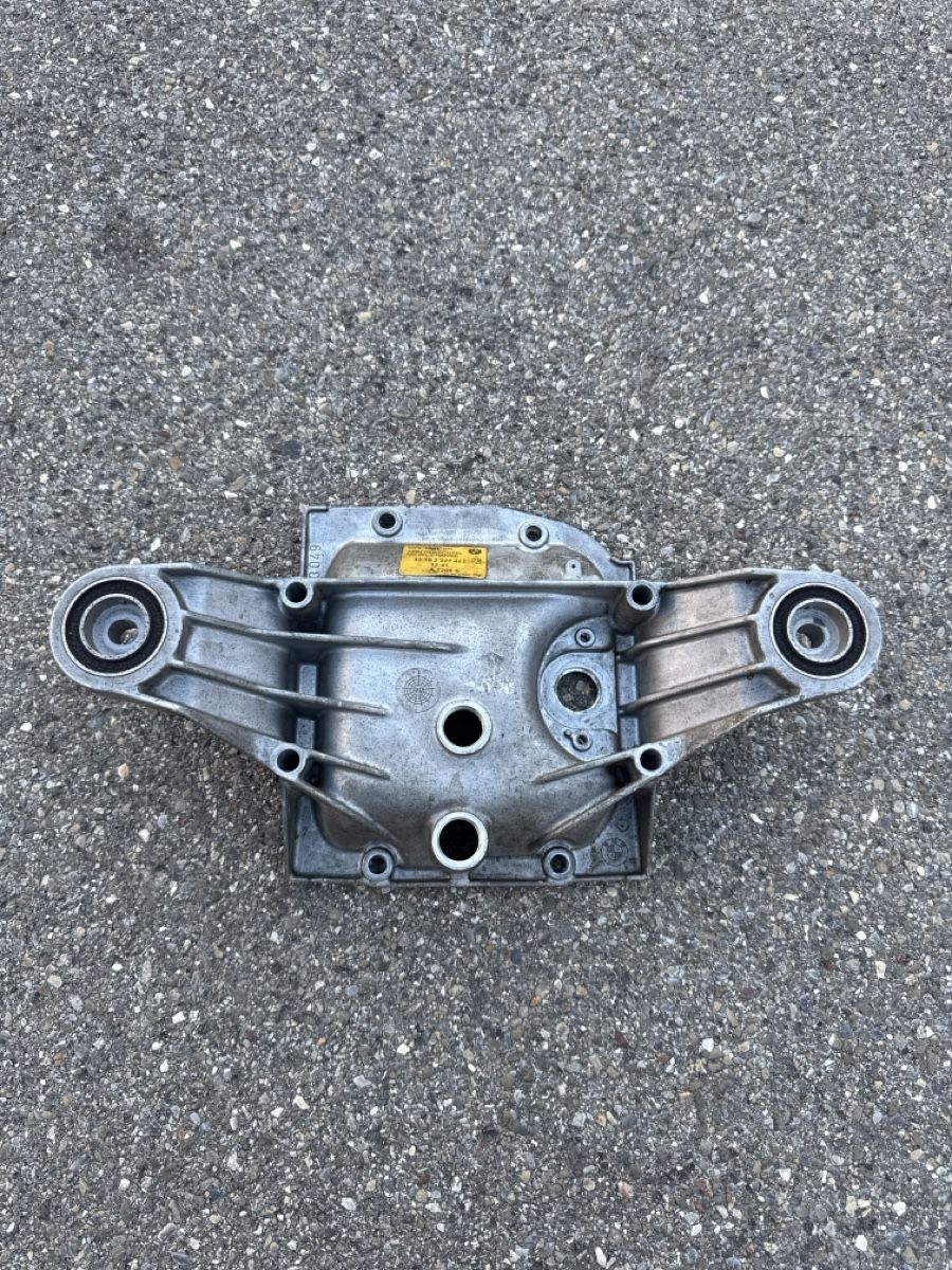 BMW Tutti pezzi di ricambio auto: BMW E36 M3 Diff gehäuse Deckel – Usato da Gossau ZH venduto da fabio024