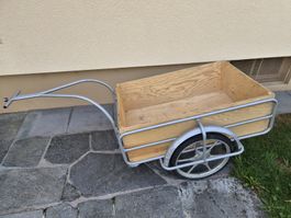 Veloanhänger mit grosser Ladefläche