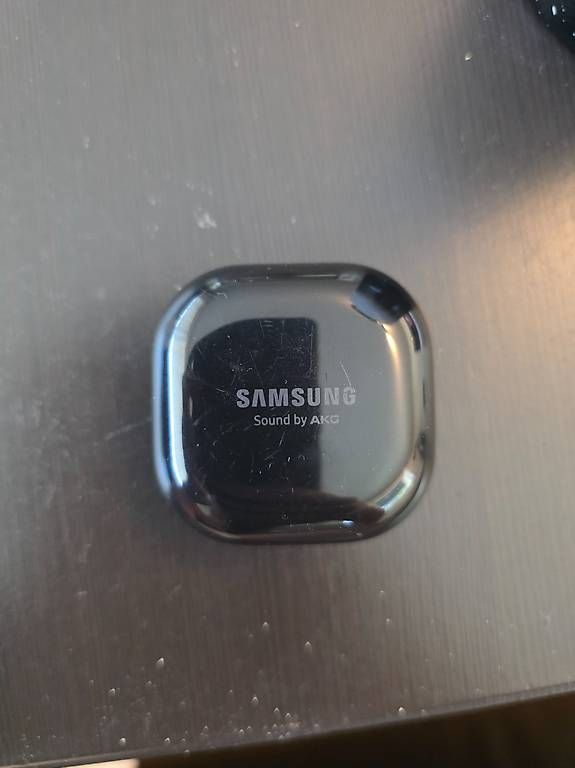 Cuffie: Samsung Galaxy Bud Live  – Usato da Kerns venduto da N28