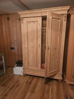 Bauern Schrank Kiefer Massiv alt guter Zustand 2 teilig