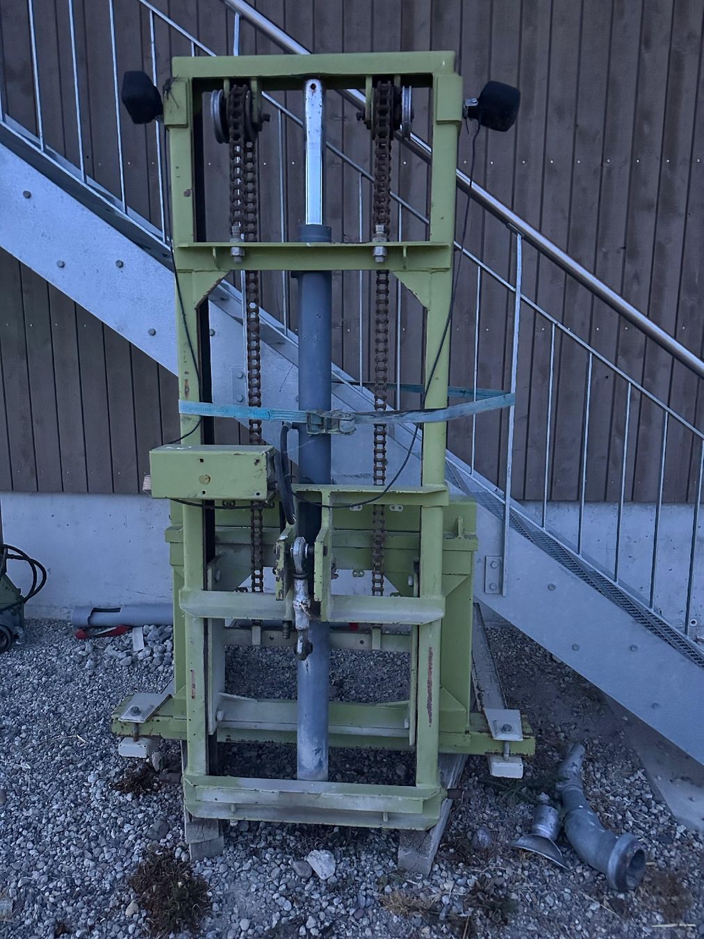 Carrelli elevatori e a forche: Gabelstapler für Dreipunktanbau – Usato da Aadorf venduto da mic_8y86 2